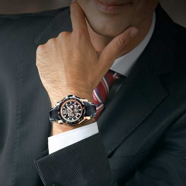 Reloj Ultimate — Skeleton automático oro rosa con maquinaria visible — Vista 2
